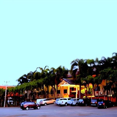 Augusta Pelabuhan Ratu Hotel Sukabumi Exteriér fotografie