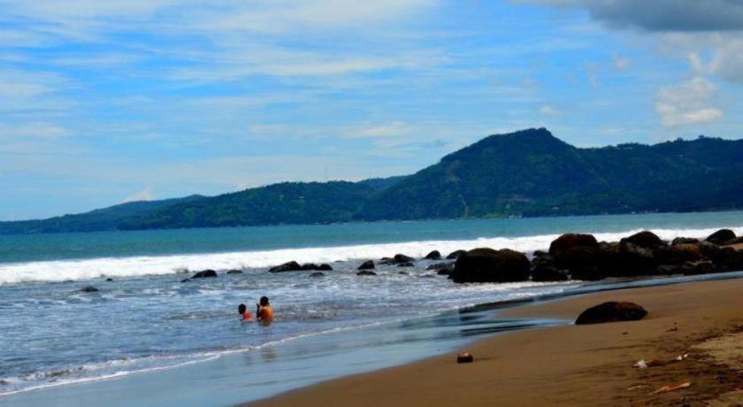 Augusta Pelabuhan Ratu Hotel Sukabumi Exteriér fotografie